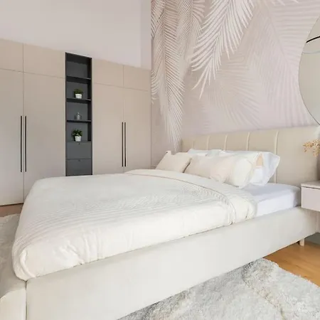 Luxurious Penthouse With Parking Apartment Riga